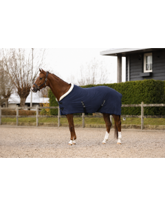 Fleece rug with collar