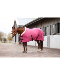 Fleece rug with collar